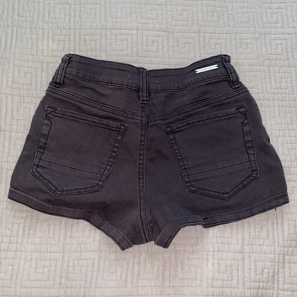 Kendall + Kylie Shorts - Picture 2 of 3